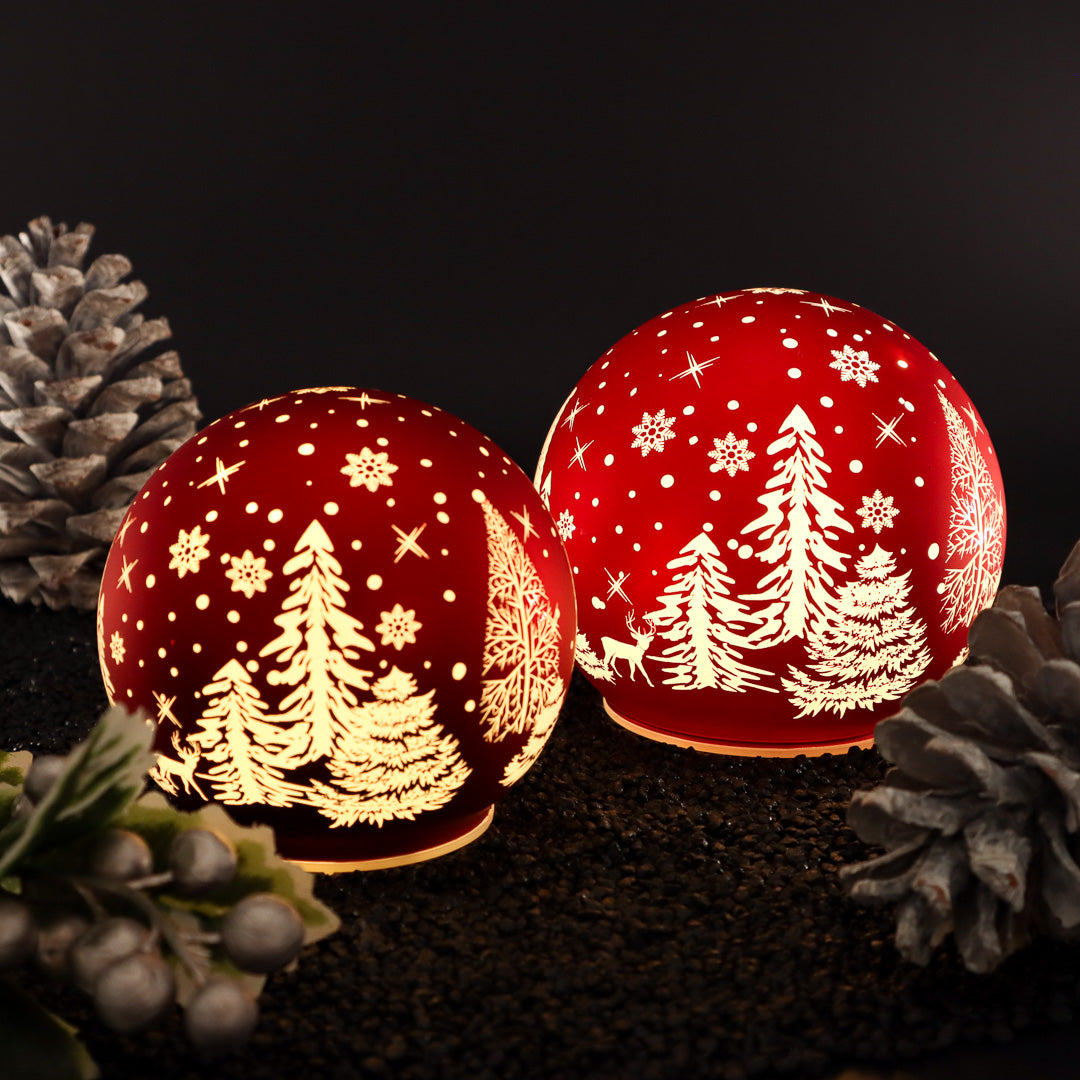 LED Sternen-Kugel mit Winterwald in Rot 10cm oder 12 cm