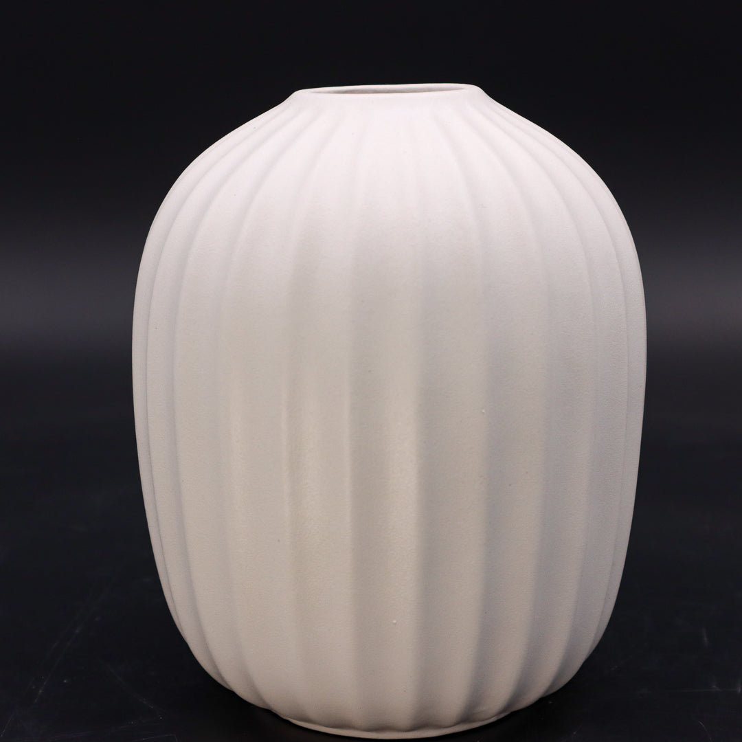 Vase bauchig in Weiß oder Schwarz mattiert 15 cm