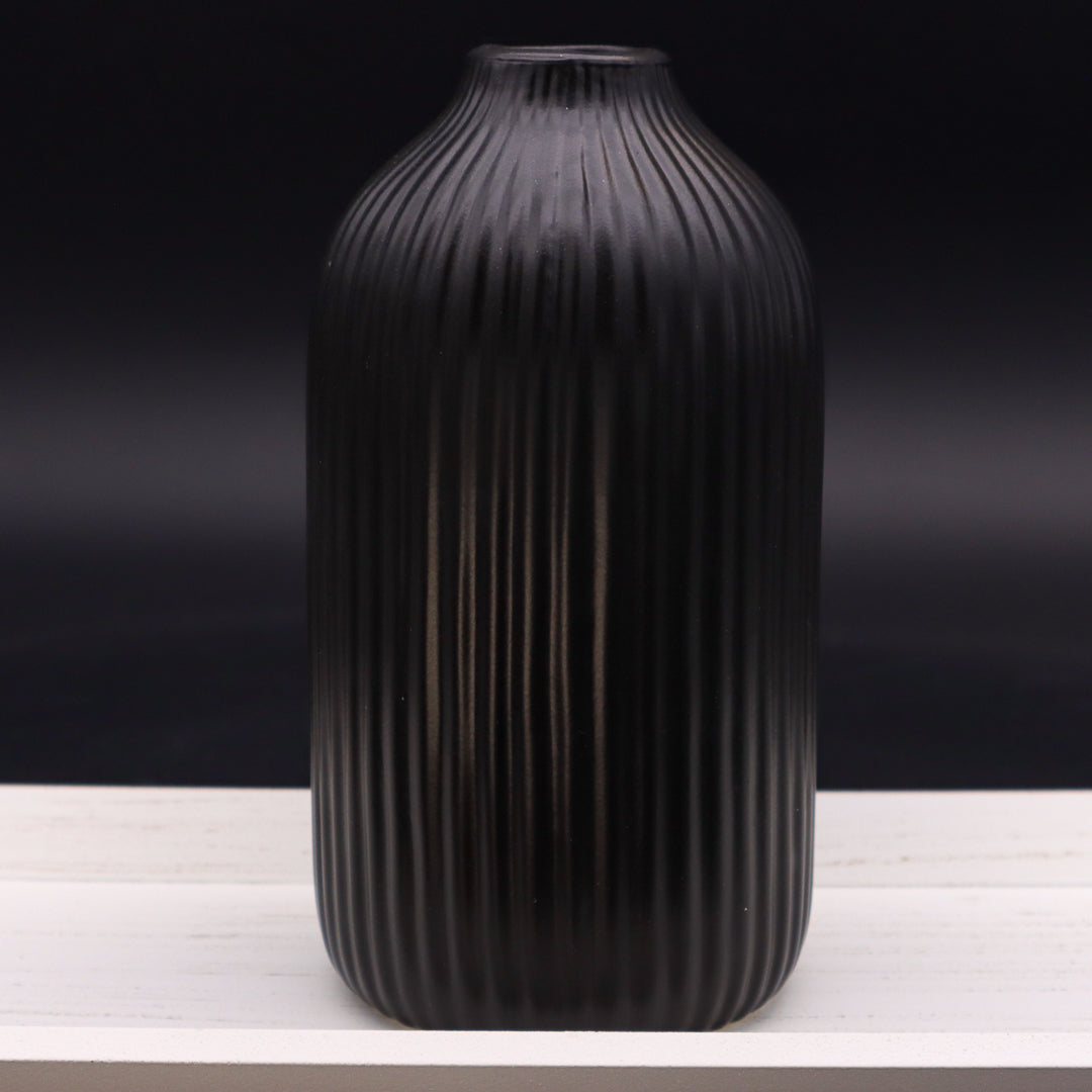 Vase 17 cm Weiß oder Schwarz mattiert