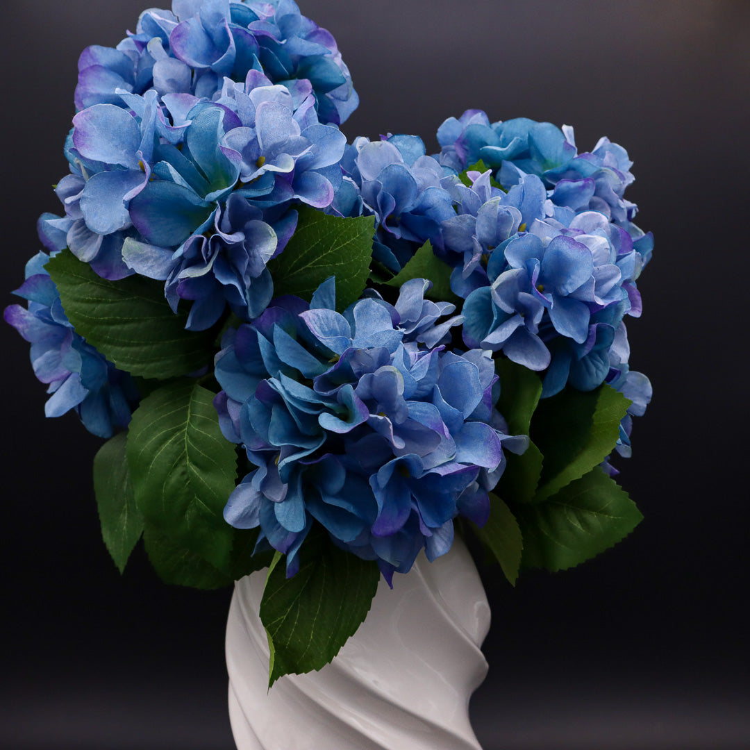 Hortensien-Busch mit 7 Blüten in Royalblau, 80 cm