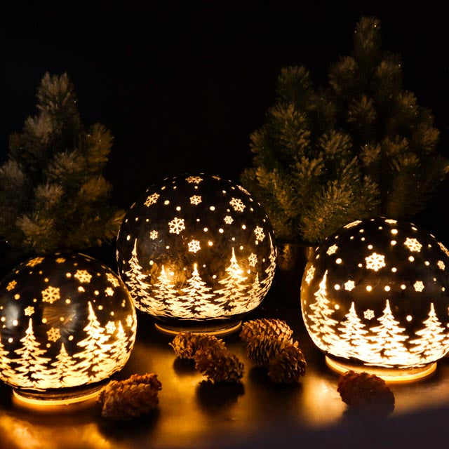 LED-Kugel geeister Winterwald in Anthrazit 10 cm, 12cm oder 15 cm