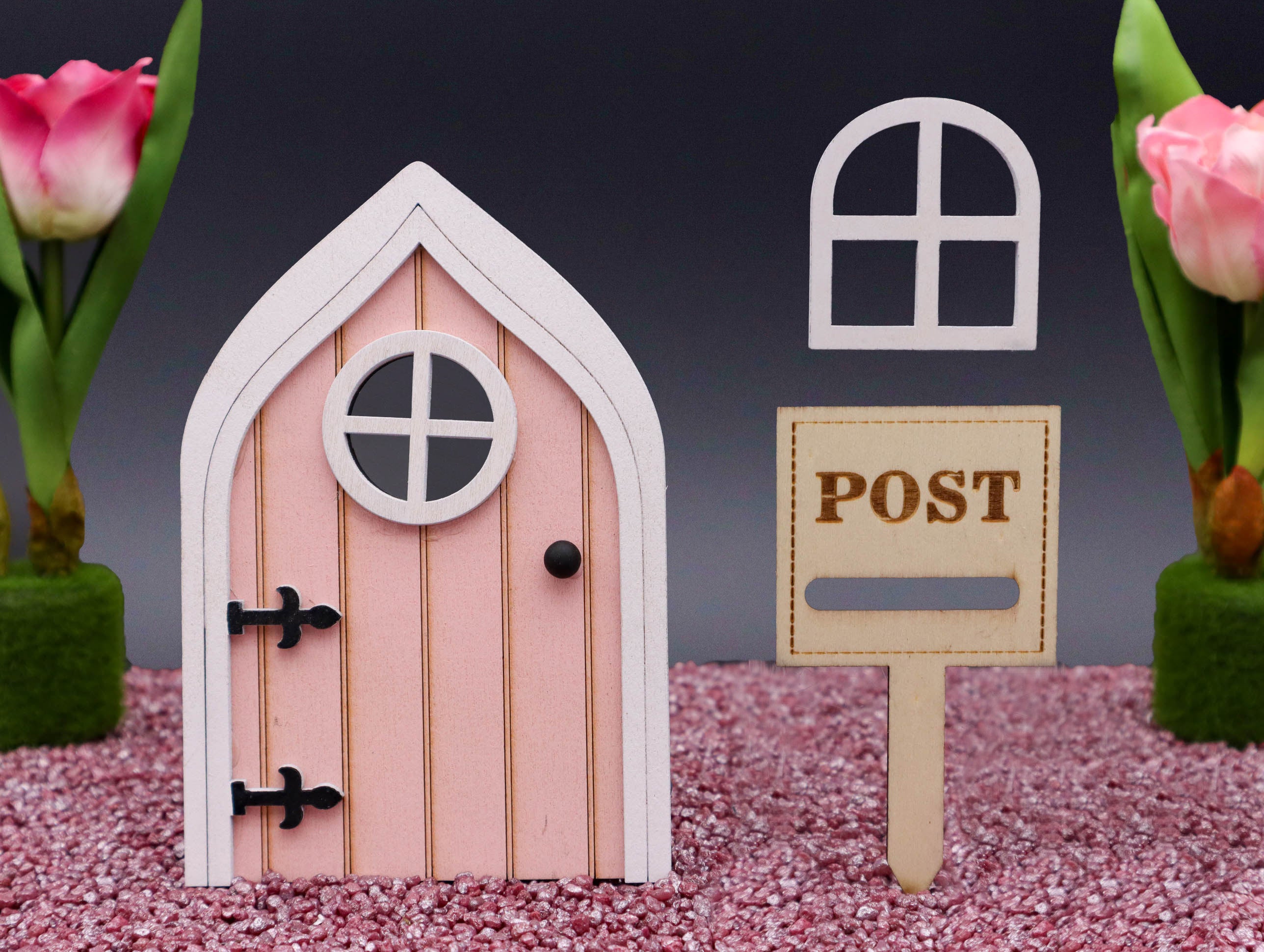 3tlg Set Miniaturtür mit Schild aus Holz in Rosa 15 cm