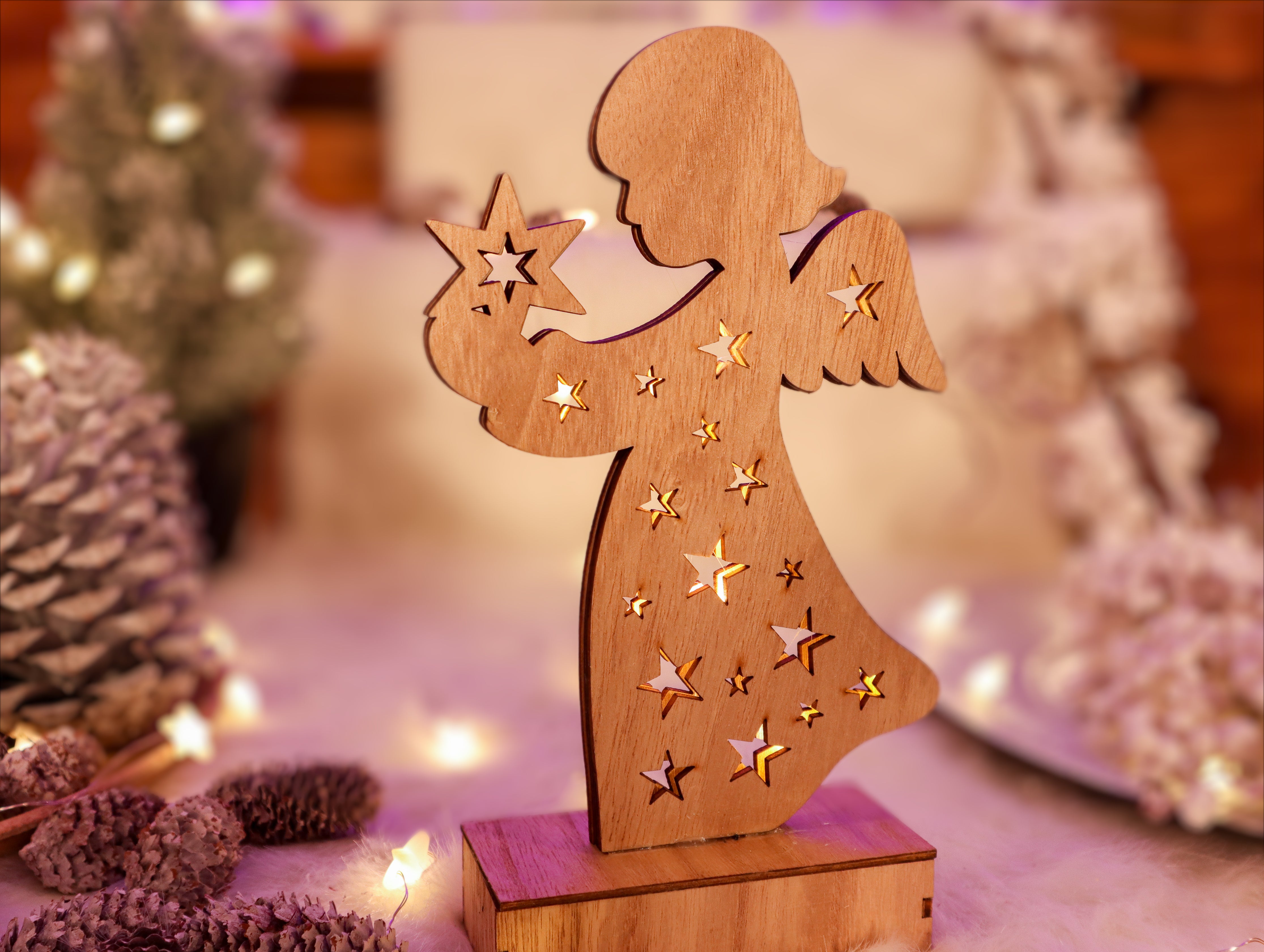 Der Engel aus Holz bringt Weihnachtsstimmung in Dein Zuhause. Jetzt  bestellen!