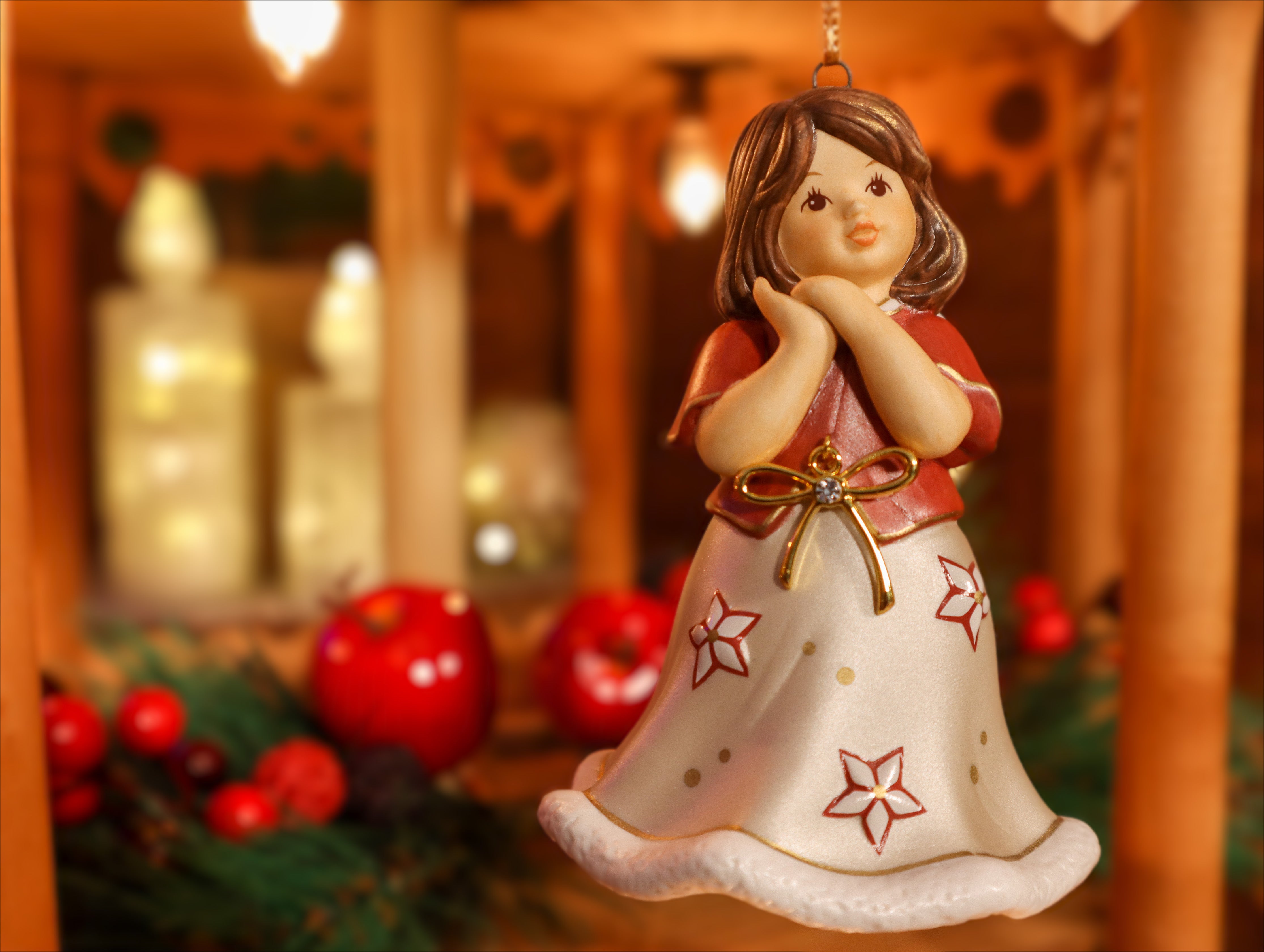 Goebel Jahresengel Glöckchen 2021 „Friedliche Weihnachtszeit“