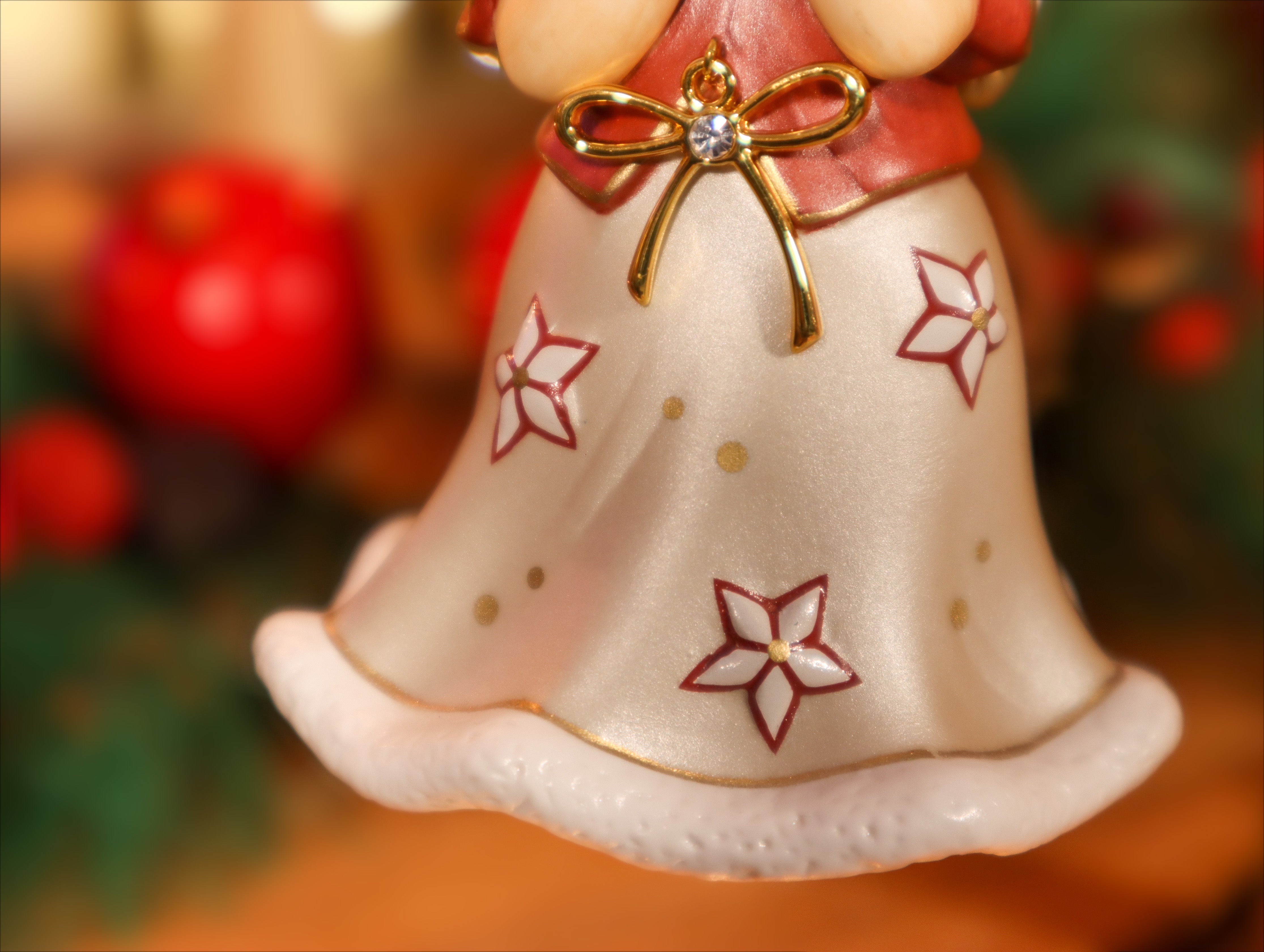 Goebel Jahresengel Glöckchen 2021 „Friedliche Weihnachtszeit“