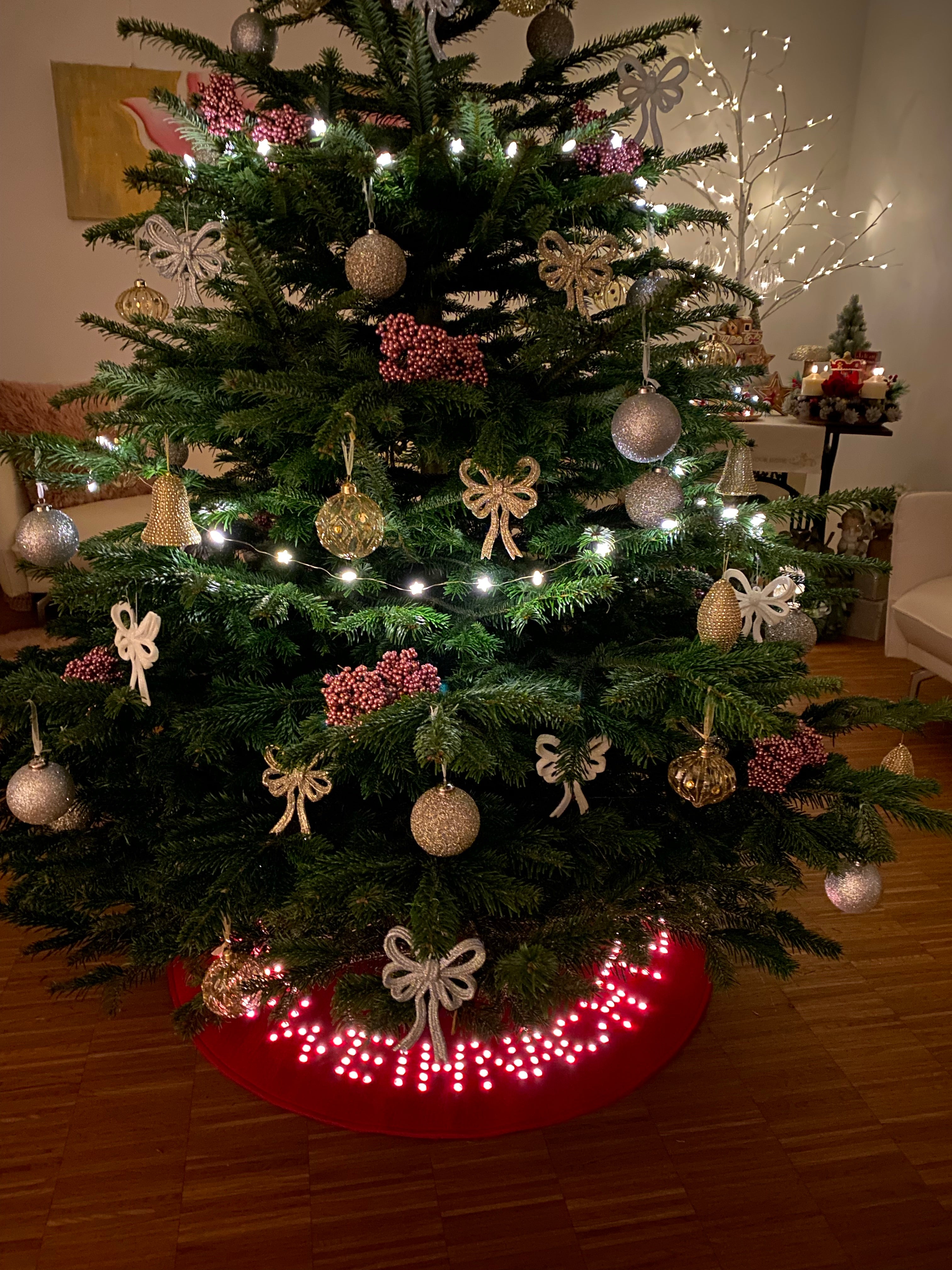 Beleuchtete Baumdecke „Frohe Weihnachten“ ok